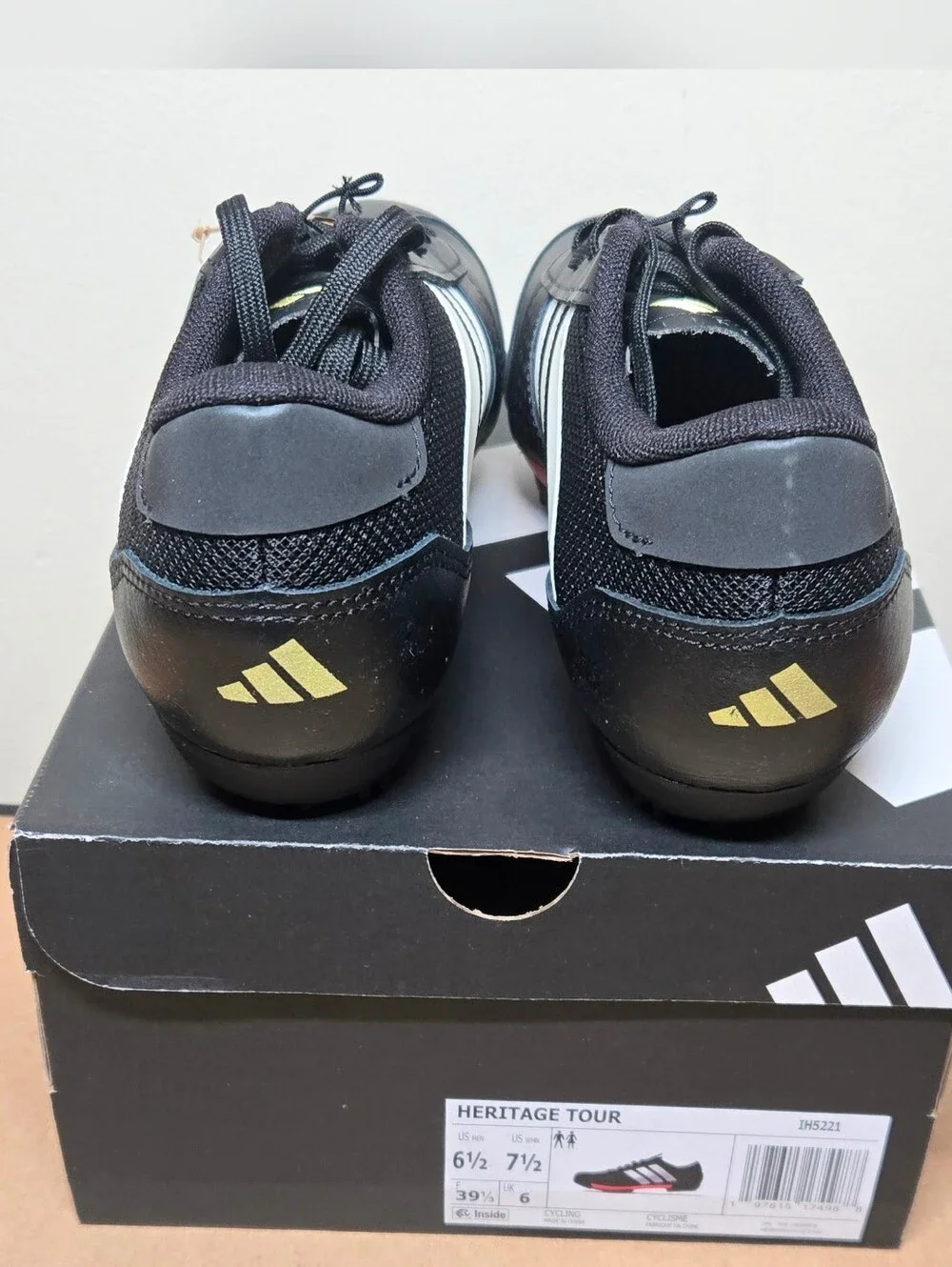 NEW Women's 7.5 cycling shoes - Adidas Heritage Tour Bike Shoes - Clipless Black